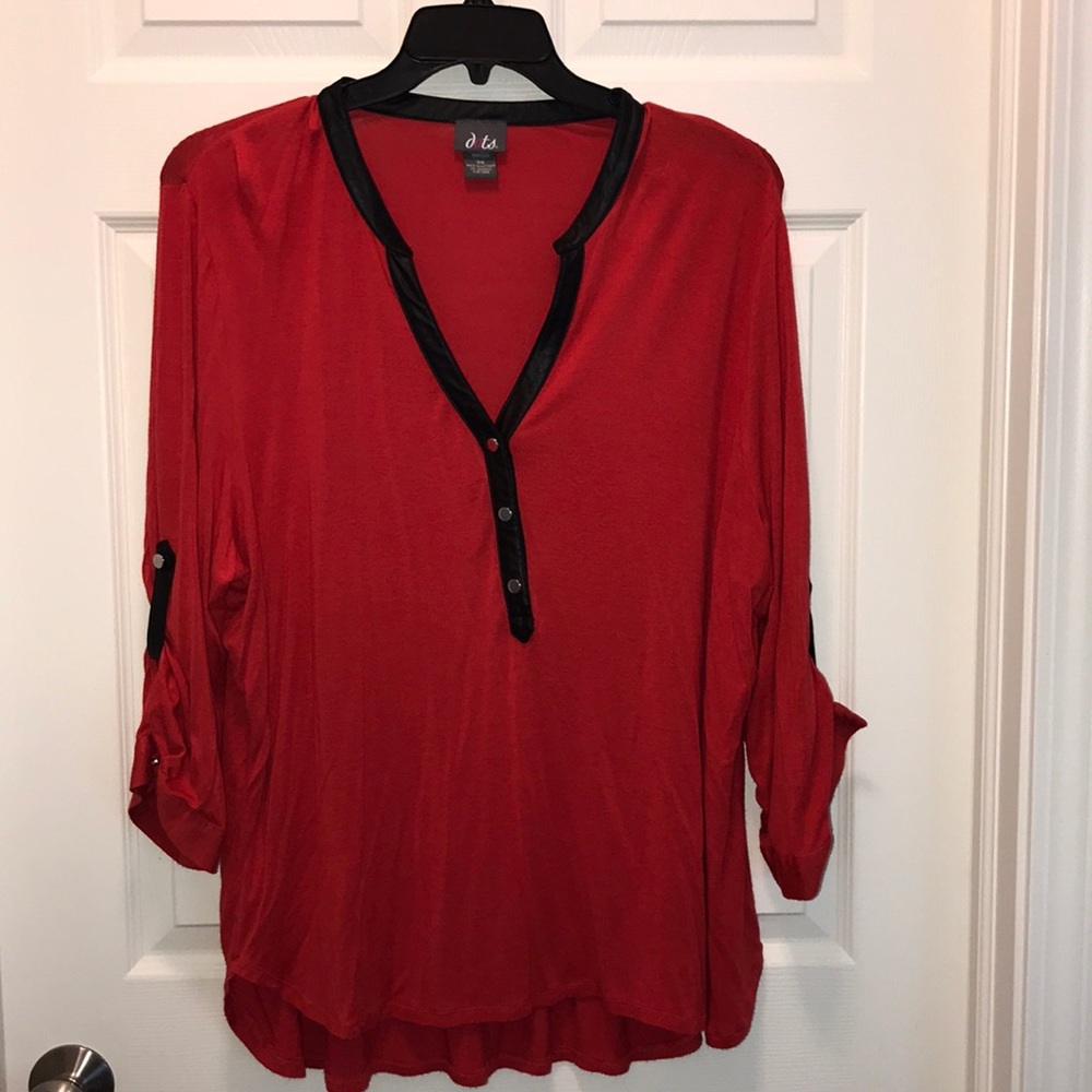 Plus size 3x top with faux leather trim black